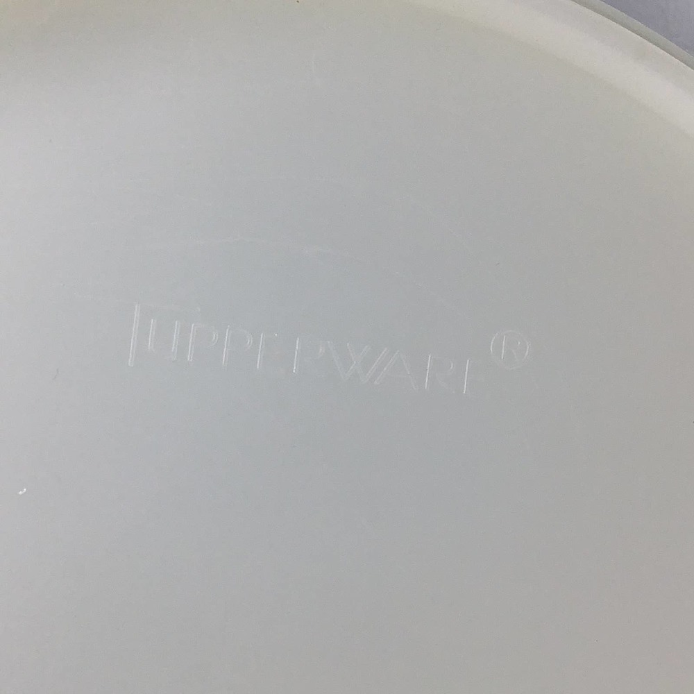 Vintage Tupperware X-Large Carry all Round food container with matching lid - Picture 5 of 9